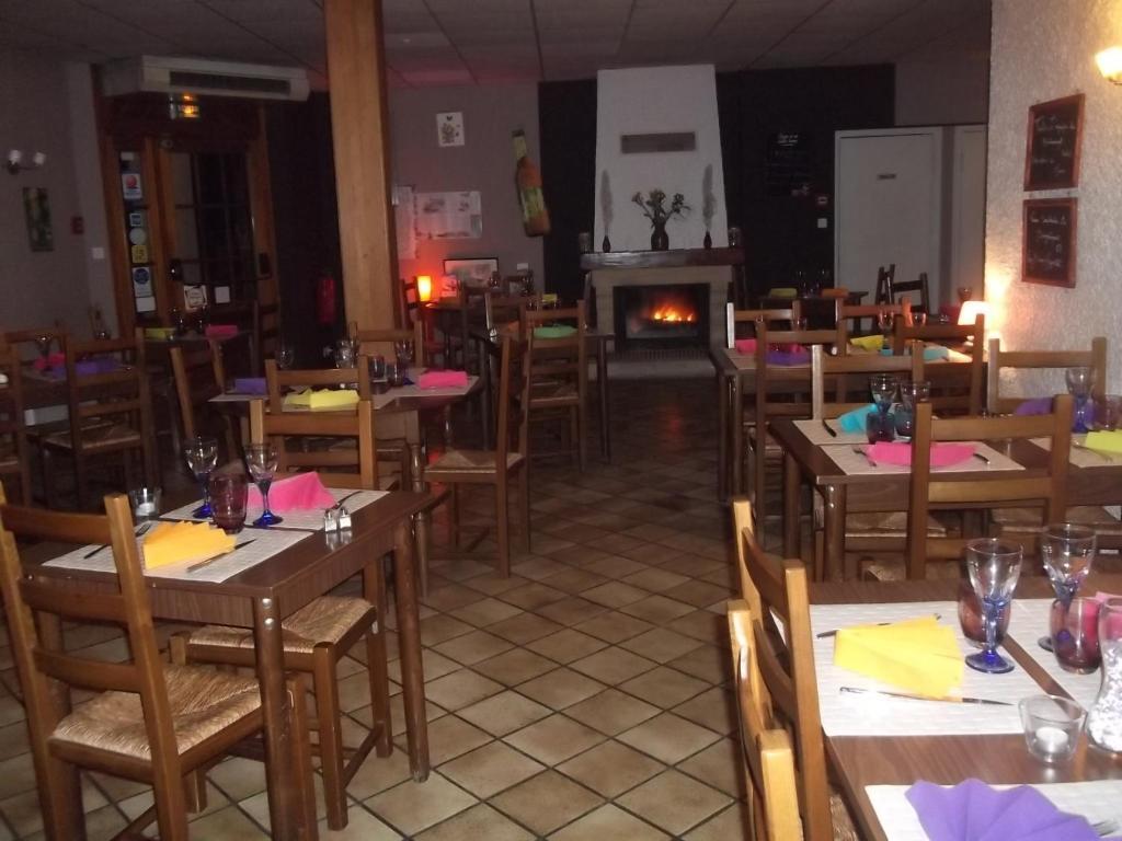 Hotel Des Cotes De Meuse Saint-Maurice-sous-les-Côtes Εξωτερικό φωτογραφία
